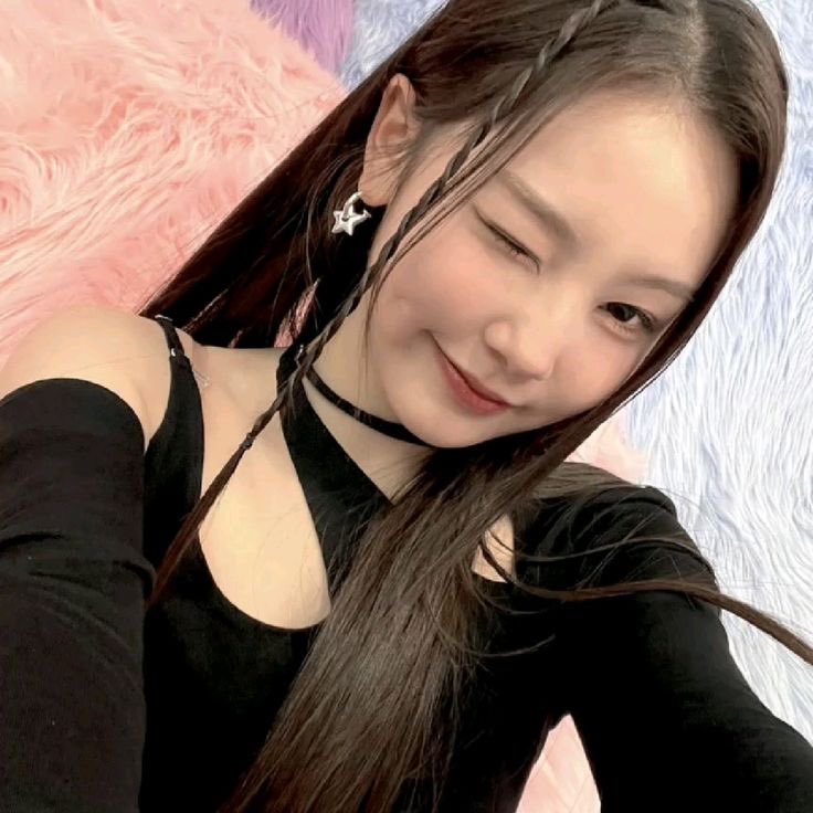 choerrylucid's tweet photo. Looking for #ILAND_2 oomfs! 

My one pick is Son Juwon! <3 
My other picks are, mai, sujung, sarang,koko, fuko and jungeun but any picks are fine!!! 

♡+ ↻ to be oomfs! https://t.co/F6zW283uHq
