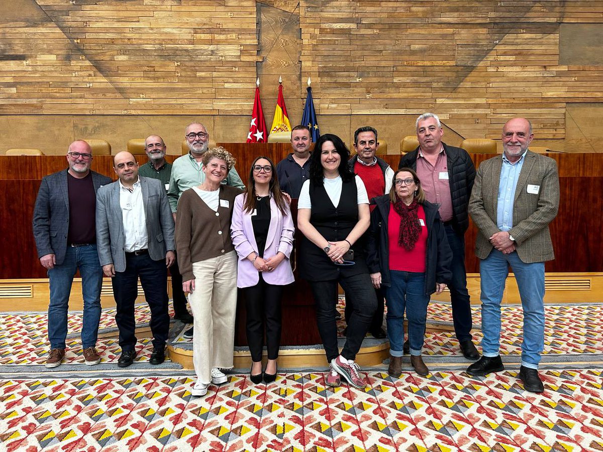 RmcMadrid's tweet photo. Hoy los alcaldes/as de la RMC hemos visitado la Asamblea de Madrid, junto con el Grupo Parlamentario @MasMadrid__ que nos ha abierto sus puertas para trabajar desde esta institución todo lo relativo al municipalismo.

Gracias!! https://t.co/7anXgdgDsL