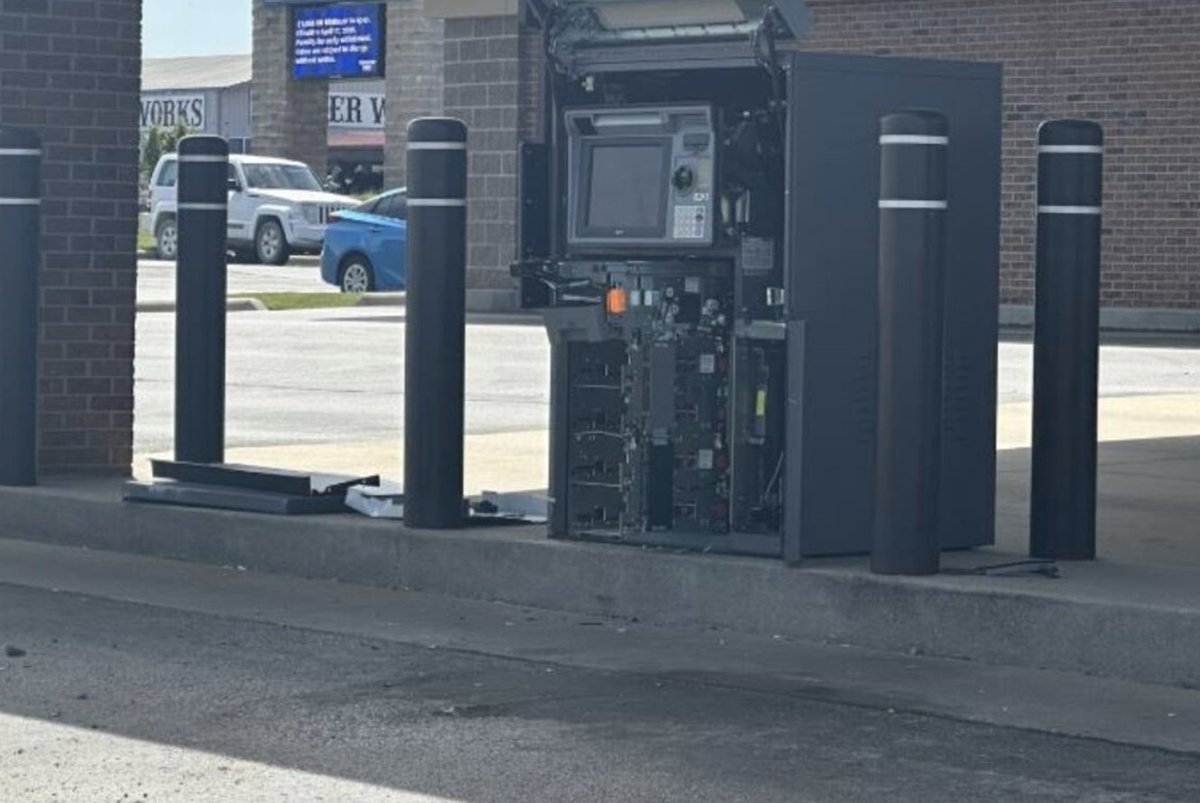 BREAKING NEWS: Thieves rob another ATM in the Ozarks | CLICK for what police know: ky3.com/2024/04/24/thi…