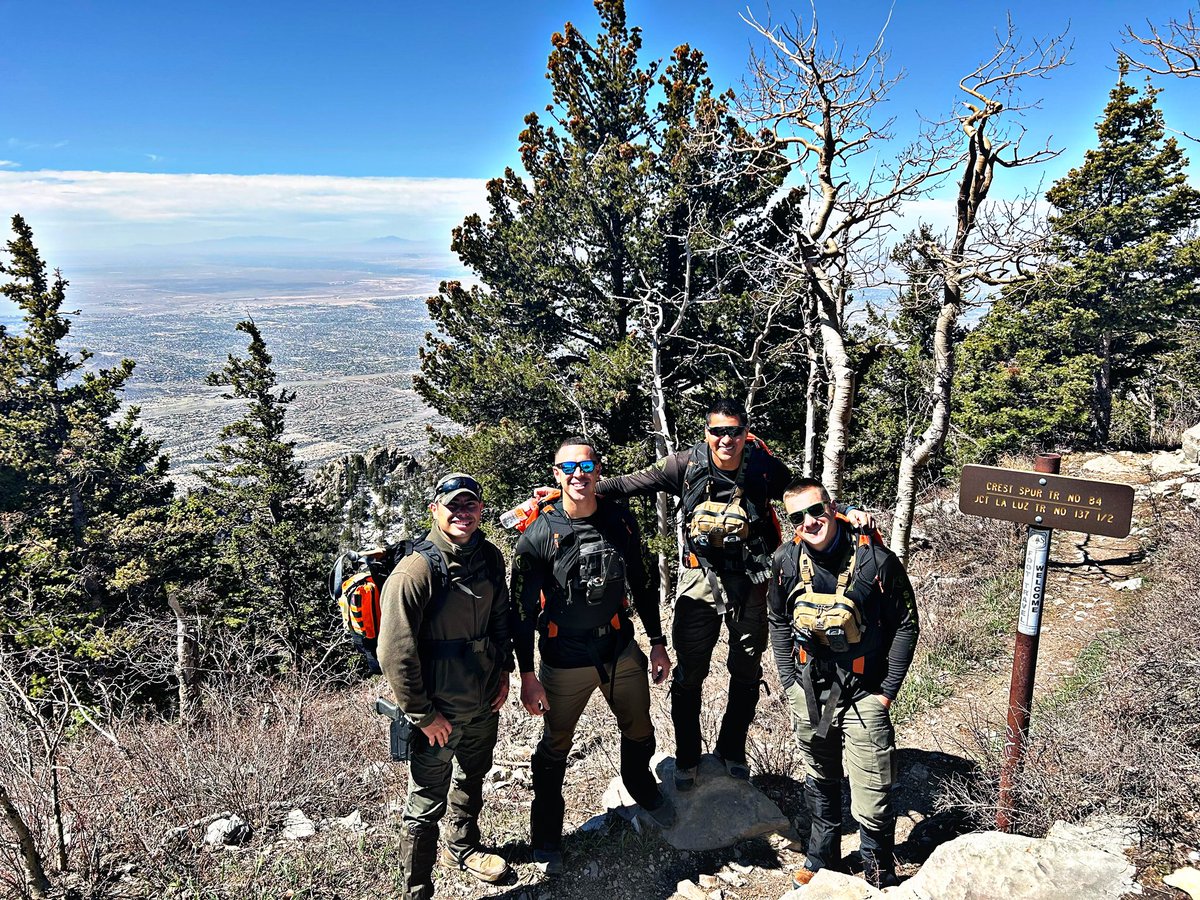 BCSONM's tweet photo. Open Space units are hiking Crest Trails to check on conditions. If you you see us, stop and say hi, ask us how to prepare before your hike for greater enjoyment and safety! #sunshine #OpenSpace #hiking #adventure #GoBCSO https://t.co/Ipf9uawoU1