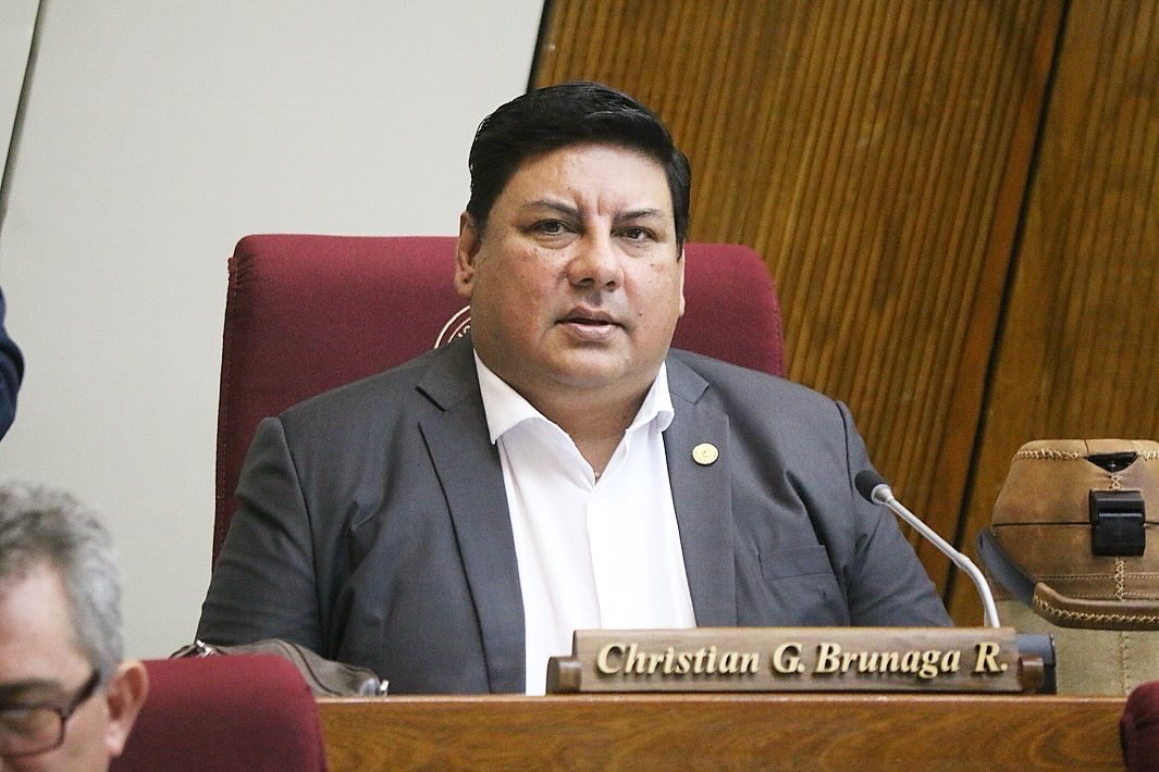 Sesión extraordinaria de la Cámara de Diputados 🇵🇾

Es fundamental involucrarnos de cerca en cada proyecto que sea para el bienestar de todos los paraguayos 🙌🏻

#paraguay 
#camaradediputados 
#christiandiputado