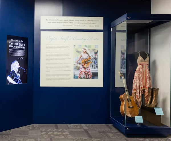 Our friends at the <a href="/countrymusichof/">Country Music Hall of Fame and Museum</a> and museum have made updates to the <a href="/taylorswift13/">Taylor Swift</a> education center display! Grab your tickets and check it out! 🎶
countrymusichalloffame.org/press/releases…