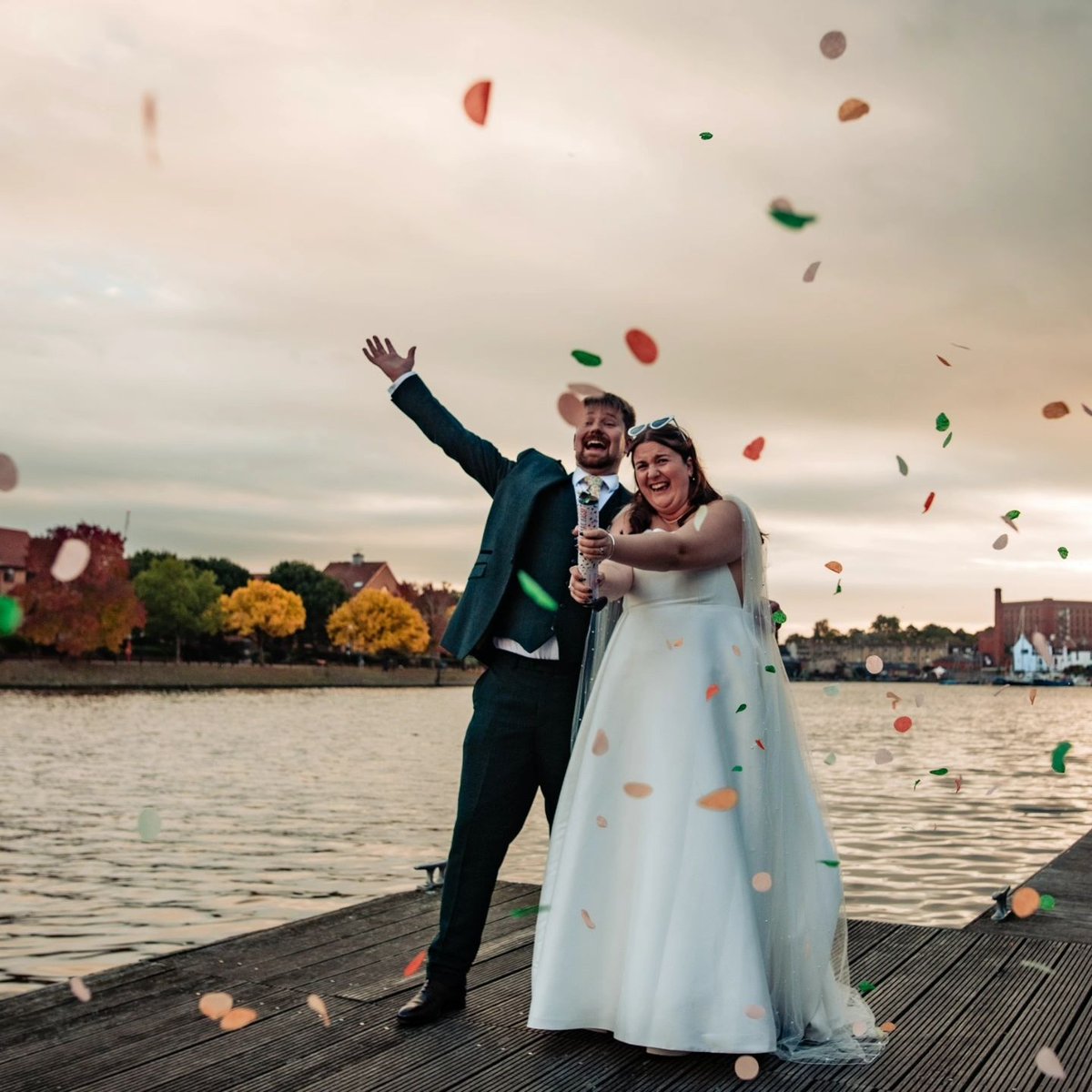 Weddings at Grain Barge 💒 If you are looking for a unique, intimate wedding venue then the Hold Bar might be just what you've been searching for. We offer a variety of catering options and the space has a dedicated bar. Let's Chat 💌 events@grainbarge.com