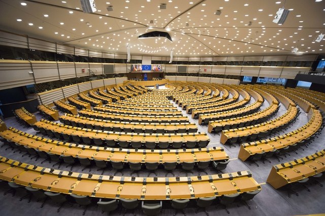 EU-Parlament beschließt europäisches Lieferkettengesetz.

Das Europäische Parlament hat grünes Licht für ein bahnbrechendes Lieferkettengesetz gegeben, das darauf abzielt, Menschenrechte besser zu schützen. Eine Mehrheit der Abgeordneten in Straßburg hat dem Vorhaben zugestimmt,…