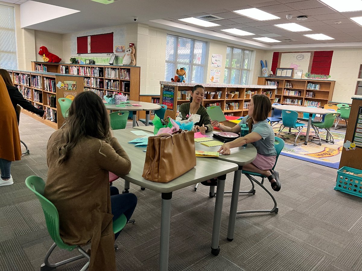 During the Volunteer Breakfast, Waxhaw Elementary had the opportunity to offer heartfelt thanks to each volunteer for their support. It makes a significant difference! The students had prepared many special letters or posters for the breakfast. @AGHoulihan @ucpsnc