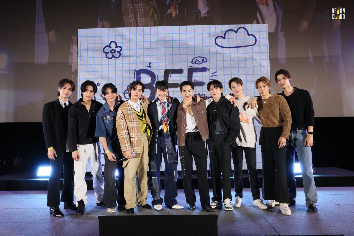 beoncloud_th's tweet photo. ขอบคุณแฟน ๆ ที่น่ารักสำหรับความรักที่มีให้ ต้า คอปเปอร์ บาร์โค้ด และที่ส่งกำลังใจให้ทั้ง 3 หนุ่มที่งาน BFF FAN MEETING WITH TA-COPPER-BARCODE วันนี้มาก ๆ นะคะ ✨🫶🏼 ฝันดีราตรีสวัสดิ์ค่ะ

#BFF_TaCopperBarcode https://t.co/3IgMowDESp