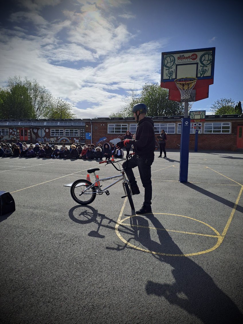 DogsthorpeAcad's tweet image. Super experience day in the academy! Our Year 5 #DGAchampions loved their workshops with @MikeBMXAcademy 😎 Inspiring assembly to start the day &amp;amp; fab staff CPD session to end it! #newmottos #flearning I can’t do it…yet!  💜 This may be our new, fave sport!!! @GreenwoodAcad 💜