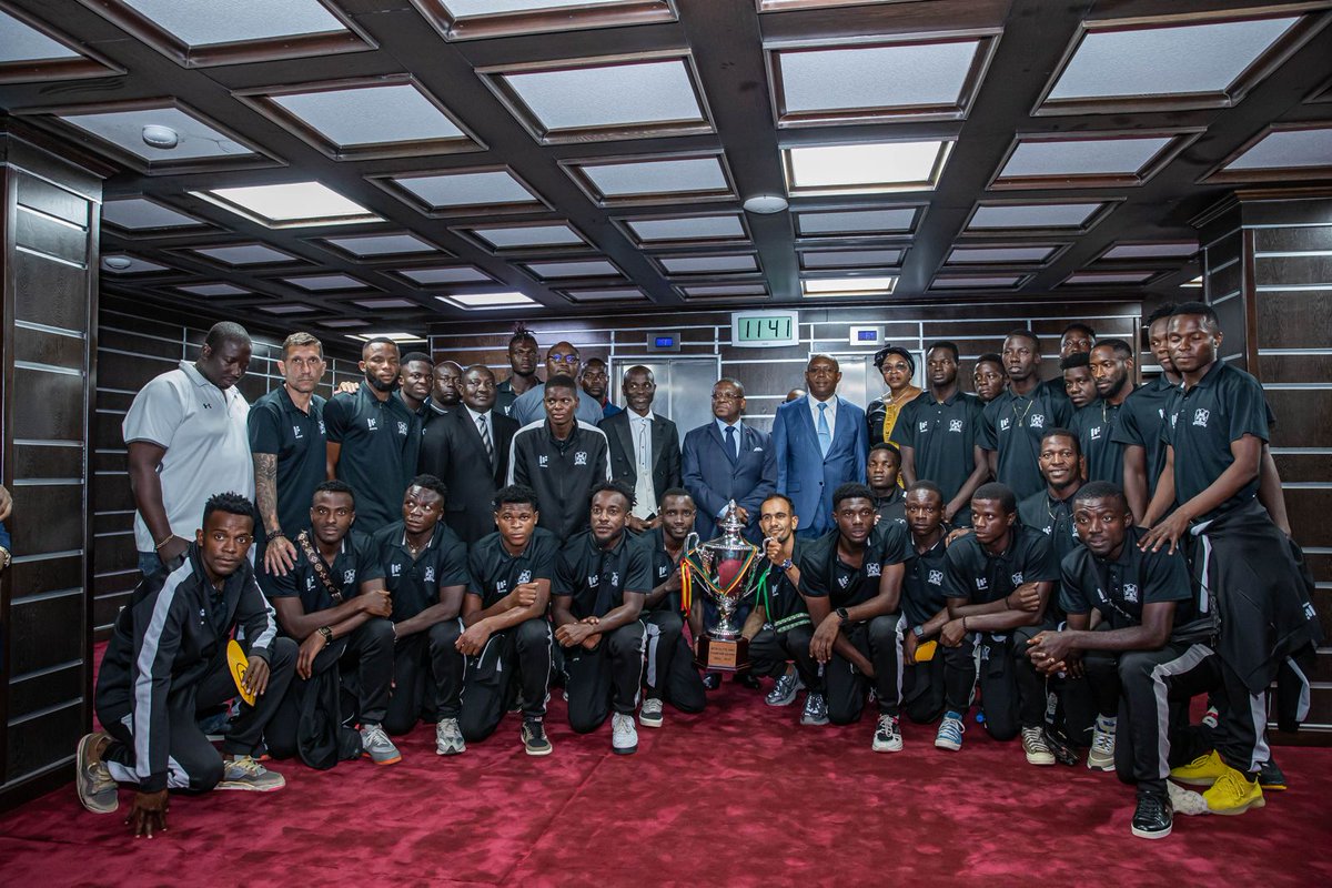 One People One power! On 23 April 2024, I received VICTORIA #UNITED #FOOTBALL #CLUB, #Champions of #Cameroon for the 2023-2024 season. The legendary club from the South West *#OPOPO* thanked the Head of State for the sports infrastructure that will enable the youth of the…