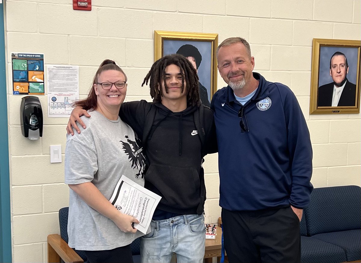 HCPSBW_BCA's tweet image. We are so proud of this young man! He just finished all his graduation requirements. See you at graduation rehearsal! #HillsboroughStrong #WeAreMagnet #ACCEPTMagnet @HillsboroughSch @VanAyresHCPS @WashingtonShake @SDHCMagnet @HCPSCTAE @HCPSBoard @hcpsdgaines @hcpspears @HCPSJones