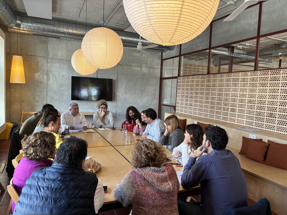 SocialistesInca's tweet photo. 🔴Com cada setmana el grup municipal dels @SocialistesInca ens reunim per treballar per @incaciutat. 

📝 Feim feina diàriament per seguir fent d’Inca una ciutat plena d’oportunitats per a tots i totes. 

#IncaSomTots https://t.co/U9ZDDnhtaK
