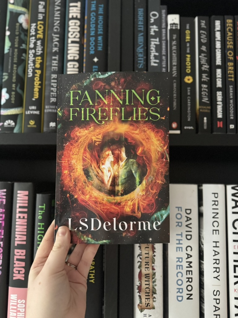 ✨✨ NEW REVIEW ✨✨ In 1944, Veronica's world of work and survival is disrupted by Lazlo, a captivating soldier. Full review⬇️ thesecretbookreview.co.uk/post/fanning-f… Purchase link⬇️ amazon.co.uk/Fanning-Firefl… #FanningFireflies #LSDelorme #lexyshawdelorme #LiterallyPR