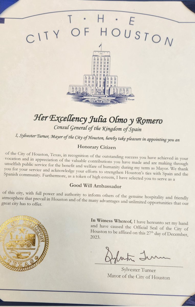 Nuestra Cónsul General Julia Olmo recibe del ayuntamiento de Houston el reconocimiento de ciudadana honoraria y embajadora de la ciudad. Muy orgullosos de haber contribuido a estrechar lazos entre la ciudad de Houston y España. 💪💪👏👏