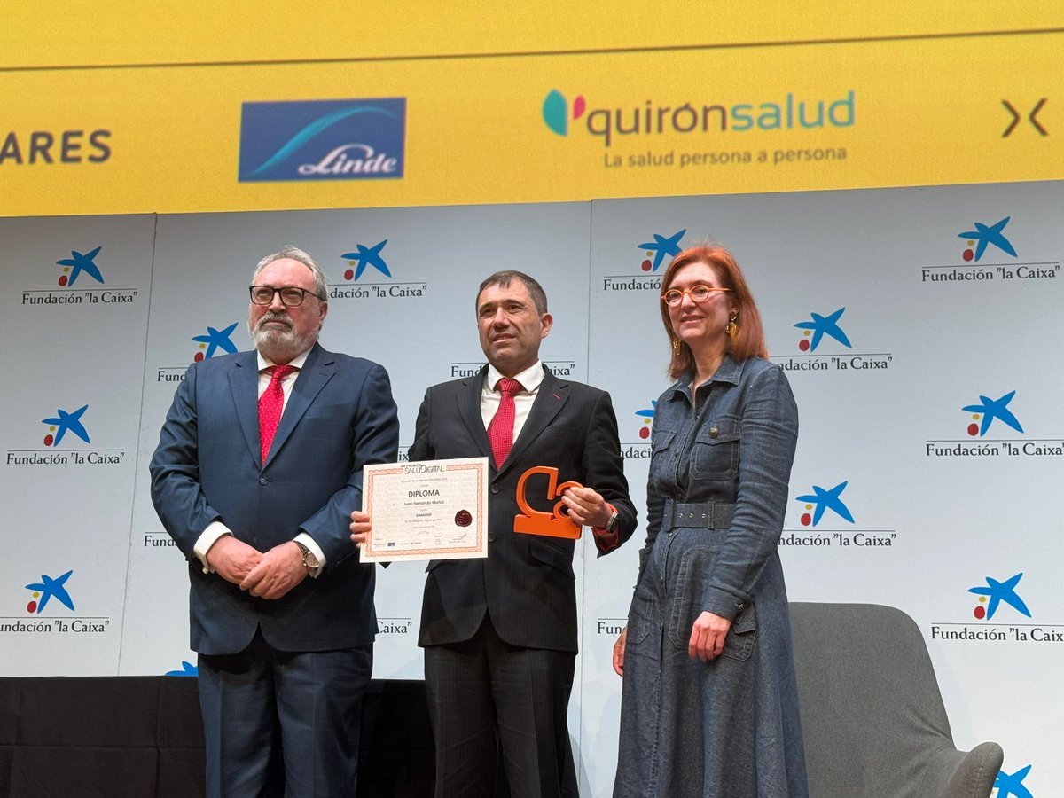 Estos #PremiosSaluDigital reconocen a Juan Fernando Muñoz, Secretario General de Salud Digital Información e innovación del #SNS de @sanidadgob como la Personalidad Digital del Año 🌟