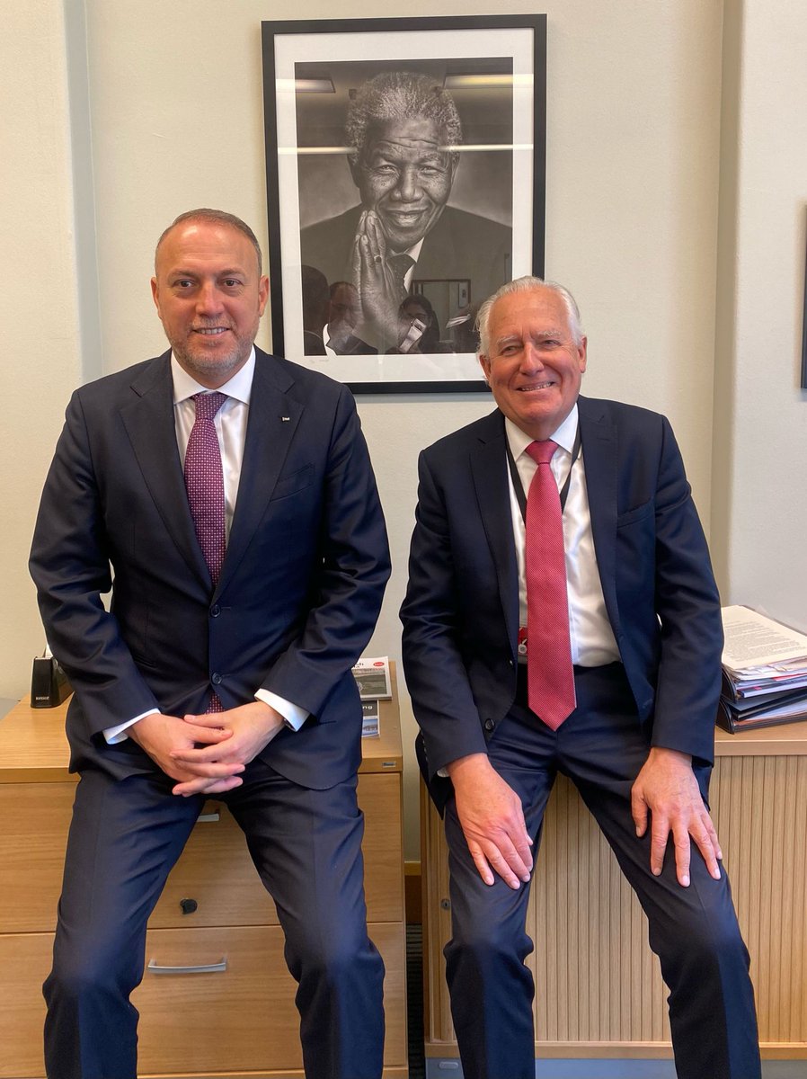 H.E. Ambassador @hzomlot met today a group of cross-party members of the House of Lords to discuss peace, security and human rights. Dr Zomlot was also delighted to meet and speak to @PeterHain, whose role in the anti-apartheid movement and the Northern Ireland peace process…