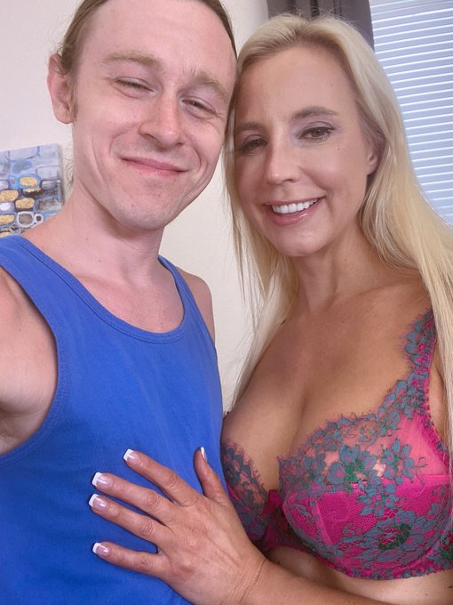 Great getting reacquainted with @TheSophiaWest the last few days! 😊 https://t.co/TUkwUS2Wks<a class="tags" href="/tag/thesophiawest">@thesophiawest</a><a href="/tag/godawgs"class="tags"><span>#godawgs</span></a>