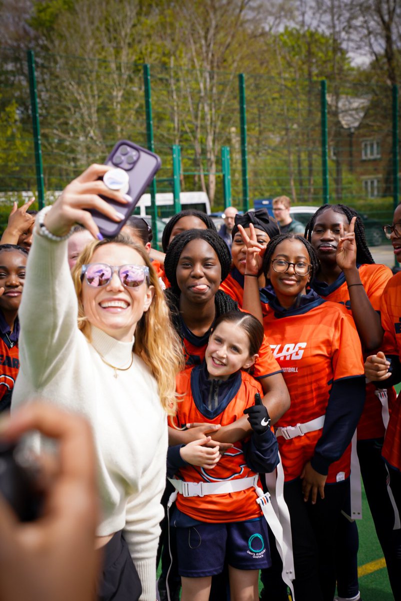 Phoebe Schecter tweet media