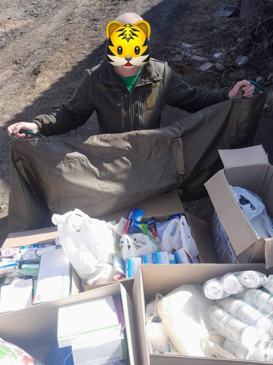 Lorelei_0502's tweet image. 4/n 
Separate parcels containing medication, antibiotics, saline, vehicle spare parts, and power banks were delivered to units in various directions like #Avdiivka, #Robotine, #Bakhmut, #Urozhaine. These were made possible by separate donations and private supporters.