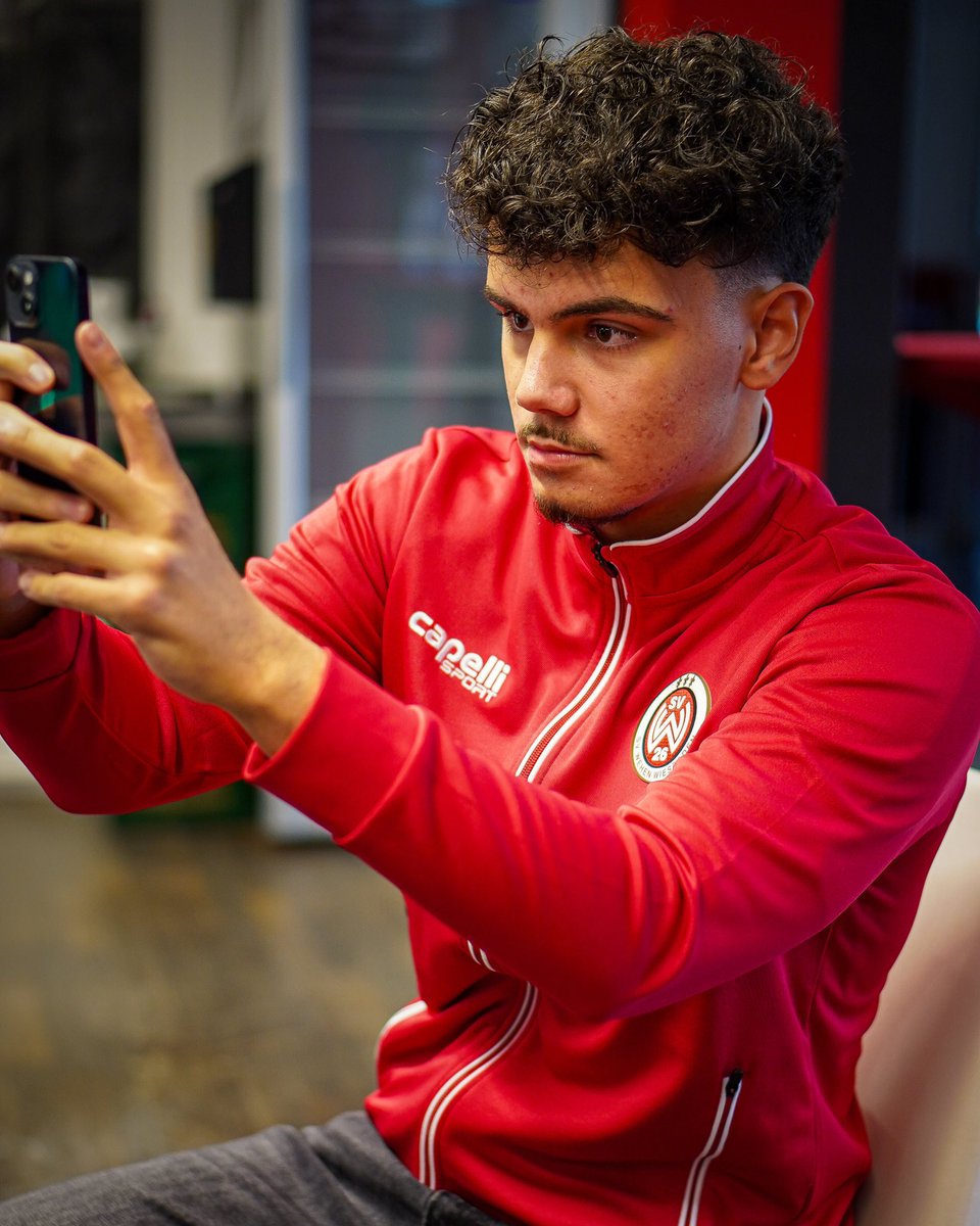 SVWW_official's tweet image. Spannende Duelle an der Konsole gab es beim vom #SVWW zusammen mit der Naspa veranstalteten ersten Naspa eSport Cup in der BRITA Arena. 🏆🎮

Zur Meldung 👉 t1p.de/SVWW-NaspaCup

#dasWvereint