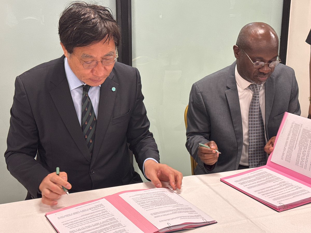 GGGIAfrica's tweet photo. Together with @Cgeci_Officiel   we will work to accelerate the transition to clean energy, the adoption of circular economy systems, energy efficiency&amp; seek solutions to facilitate access to green climate finance. 

#GreenGrowth #Greenenergy #CircularEconomy #GGGI https://t.co/ATCyCYmQXY