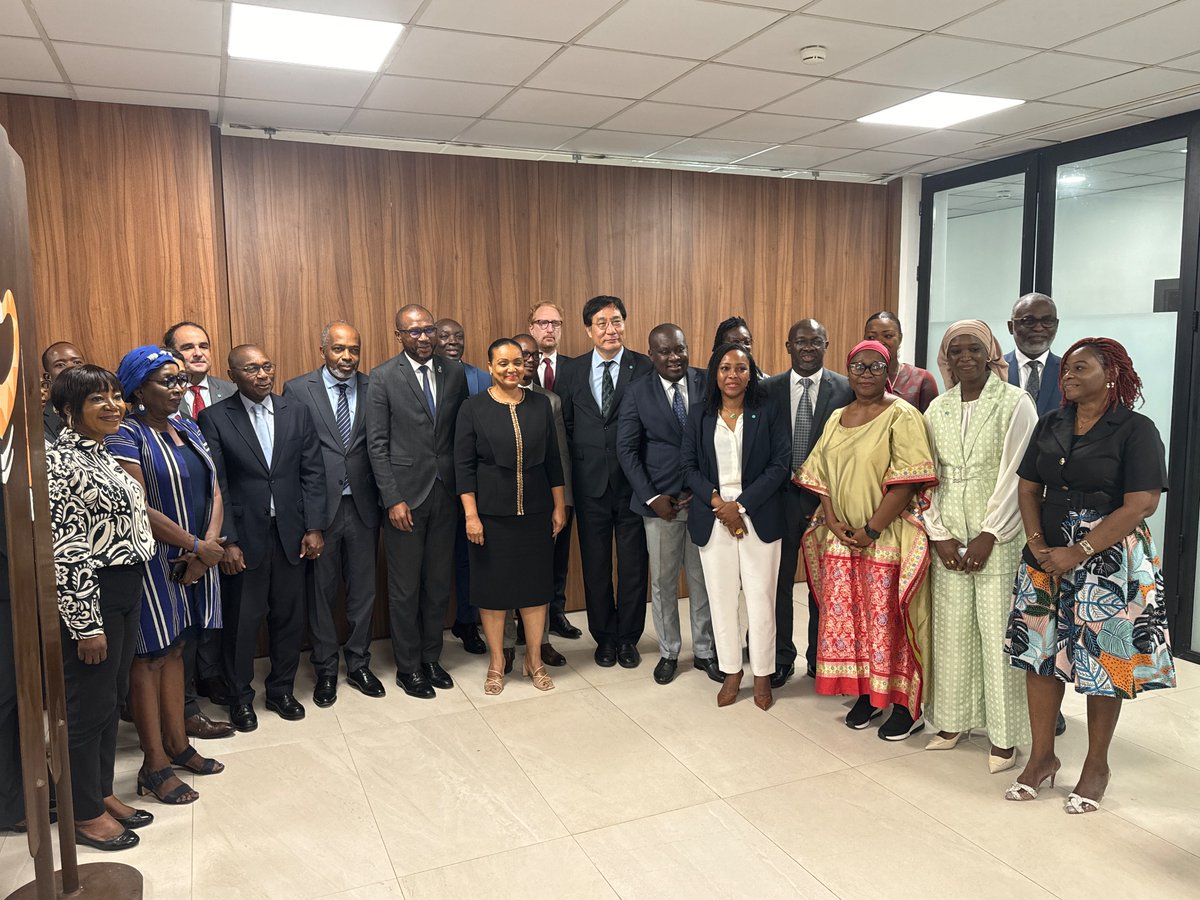 GGGIAfrica's tweet photo. Together with @Cgeci_Officiel   we will work to accelerate the transition to clean energy, the adoption of circular economy systems, energy efficiency&amp; seek solutions to facilitate access to green climate finance. 

#GreenGrowth #Greenenergy #CircularEconomy #GGGI https://t.co/ATCyCYmQXY