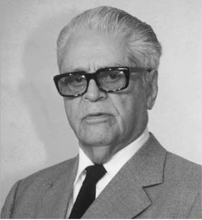 Hoy durante la sesión de consejo encabezada por nuestro dirigente estatal Lic. Jorge Doroteo Zapata, conmemoramos el 124º Aniversario del Nacimiento de Don Fidel Velázquez Sánchez,  y en su honor rendimos un minuto de silencio recordando su gran legado  #UnidadYTrabajo