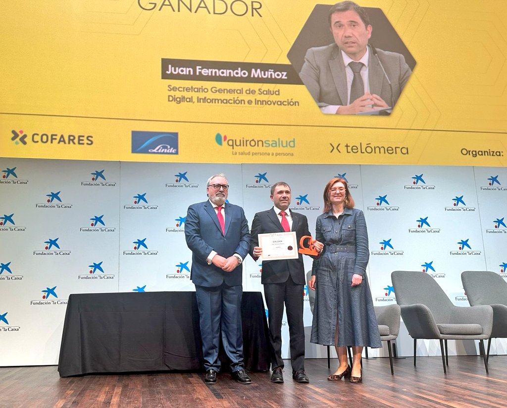 🏅El premio a la la Personalidad Digital del Año en la VIII Edición de los #PremiosSaluDigital es para Juan Fernando Muñoz, Secretario General de Salud Digital Información e innovación del #SNS de @sanidadgob