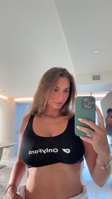 describe me in 3 words https://t.co/a2NgJWHVOq