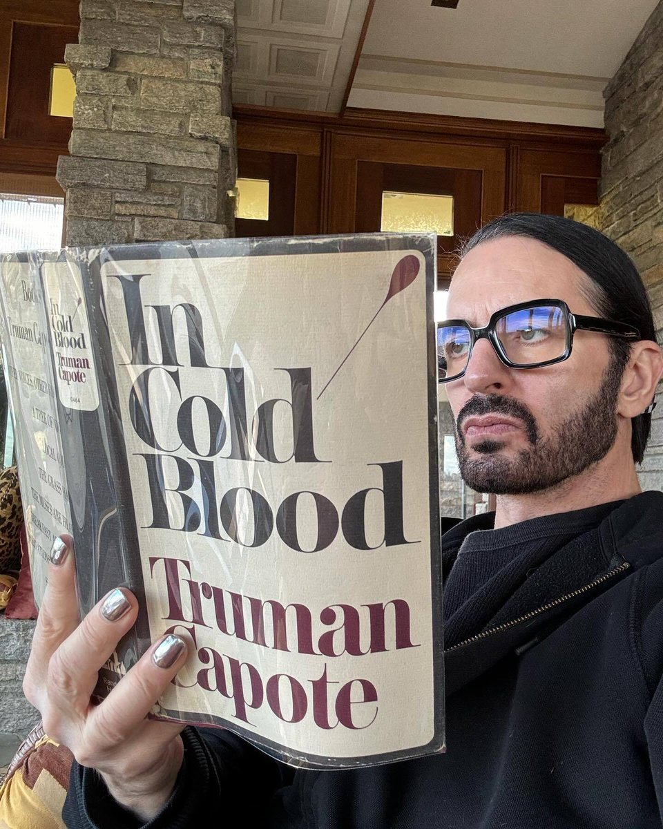 highsnobiety's tweet photo. Obsessed with Marc Jacobs' reading selfies https://t.co/0YEe8W0sDQ