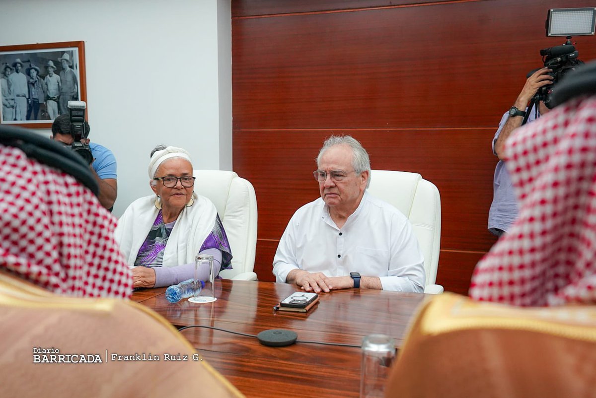 Junta Directiva de la Asamblea Nacional de #Nicaragua sostienen encuentro conel Sr. Waleed Al-Khuraiji, Viceministro del Exterior del Reino de Arabia Saudita y su delegación. @VivaNicaragua13 @el19digital @Canal2Nicaragua @nuevaya