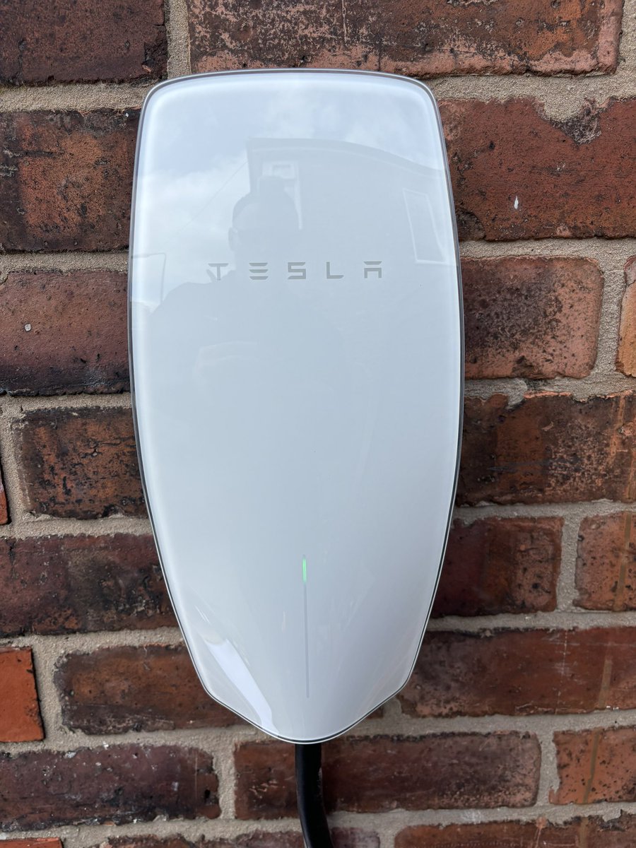 AmaraElectrical's tweet photo. Tesla car charger installed in Urmston today.
✅NICEIC certificate 
✅warranty 
✅DNO submission 
✅app controlled 
📧michael@amaraelectrical.co.uk https://t.co/O5IDNEA6Hh