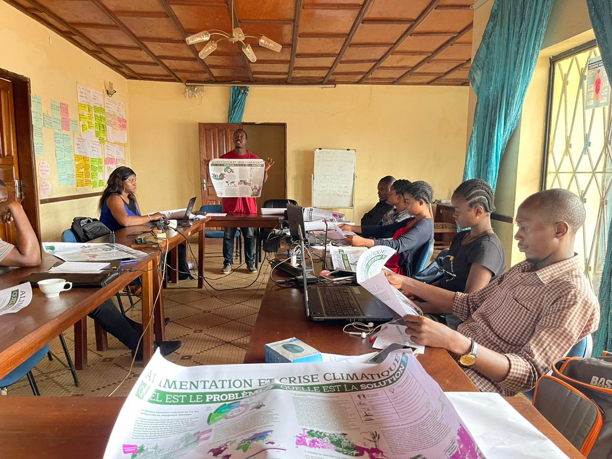 the initiative of #youngvolunteer for the environment @jvecmr, a capacity building session was held this 19 April, 2024 at Yaoundé. This session was chaired by Mr. @angebaimey , Africa coordinator of the @GRAIN_org association based in Spain. return on images