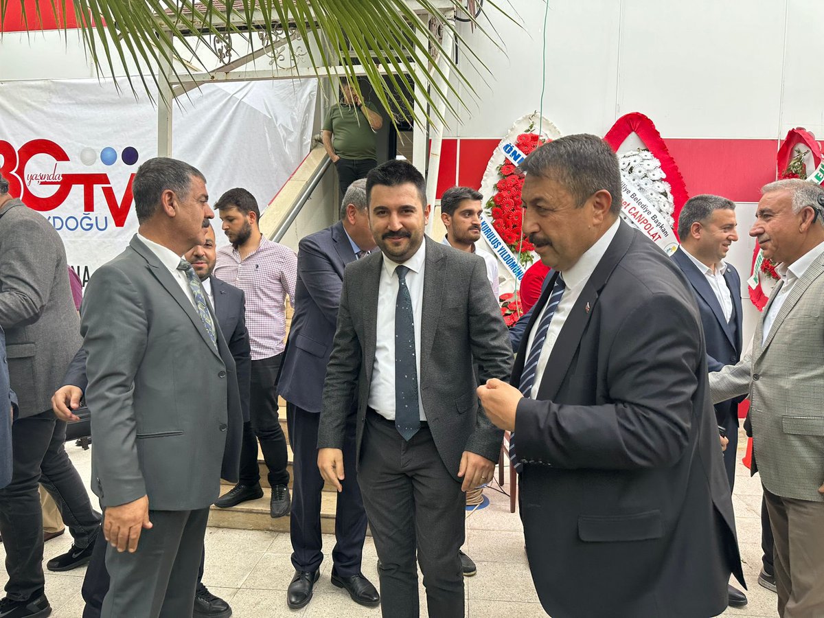 farukbayuknet's tweet photo. Bugün evladımız gibi baktığımız büyüttüğümüz #GüneydoğuTv mizin 30. Yıl dönümüydü başta bizi bu önemli günde yalnız bırakmayan Şanlıurfa Valimiz @hasansildak Şanlıurfa Büyükşehir Belediye Başkanımız @mkasimgulpinar_ tüm misafirlerimize yürekten teşekkür ederiz. https://t.co/9TydAu0jVp