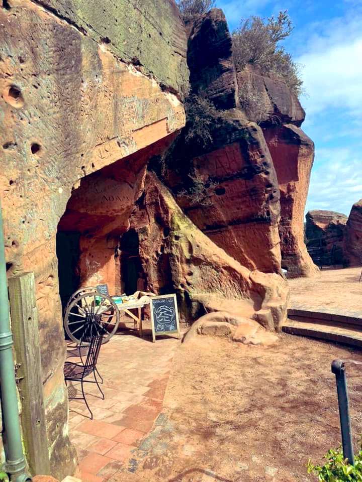 Our #year3 children had the most wonderful day @NTKinver! Thank you for teaching our children all about the Stone Age! They loved seeing the rock houses! 🏡 @greenheartLP #curriculumenrichment #wearecurious #weareambitious