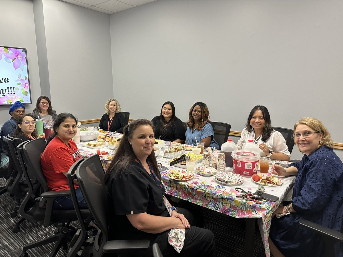 Happy Administrative Professionals Day to the ladies that truly keep this building running!! Thank you for all that you do! We truly appreciate you!! #TitanNation #Cen10Titans