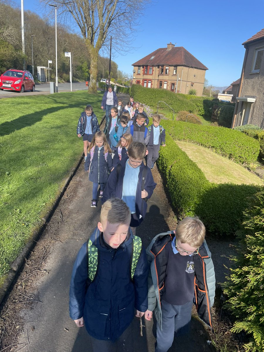 saintninians's tweet photo. A beautiful sunny morning for The Walking Bus #WalkonWednesday https://t.co/2qJj6xgy8l