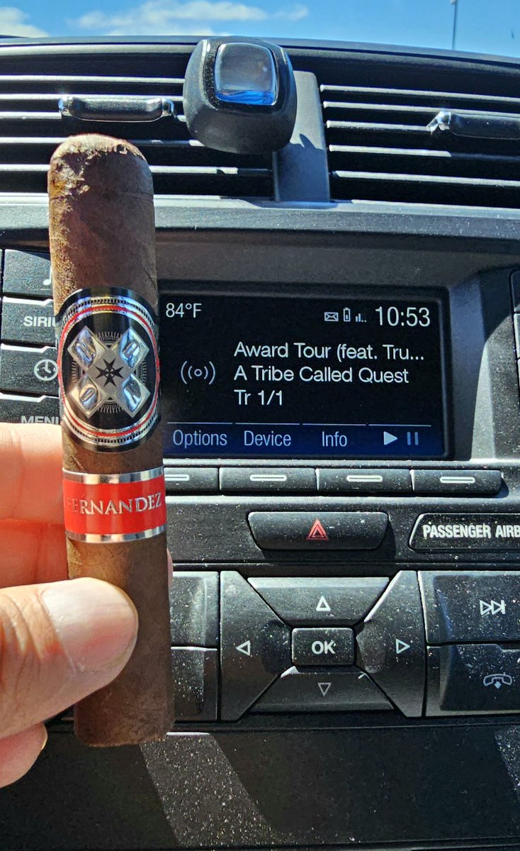 Got off job one early to do some side gig stuff before parent duties. This is such a great cigar.