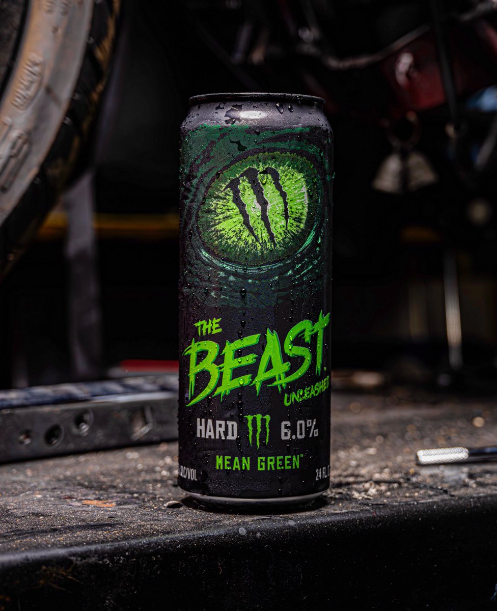 When it’s time… it’s time! 😈👊 About ready to crack open some of that #MeanGreen! Anyone else goin hard with the @beastunleashed? #TheBeastUnleashed #LFG
