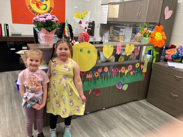 MillersGrovePS's tweet photo. Happy Administrative Assistant's Day Mrs. Cindy!  We love you and appreciate all that you do for us :) https://t.co/6UUoU1IqOd