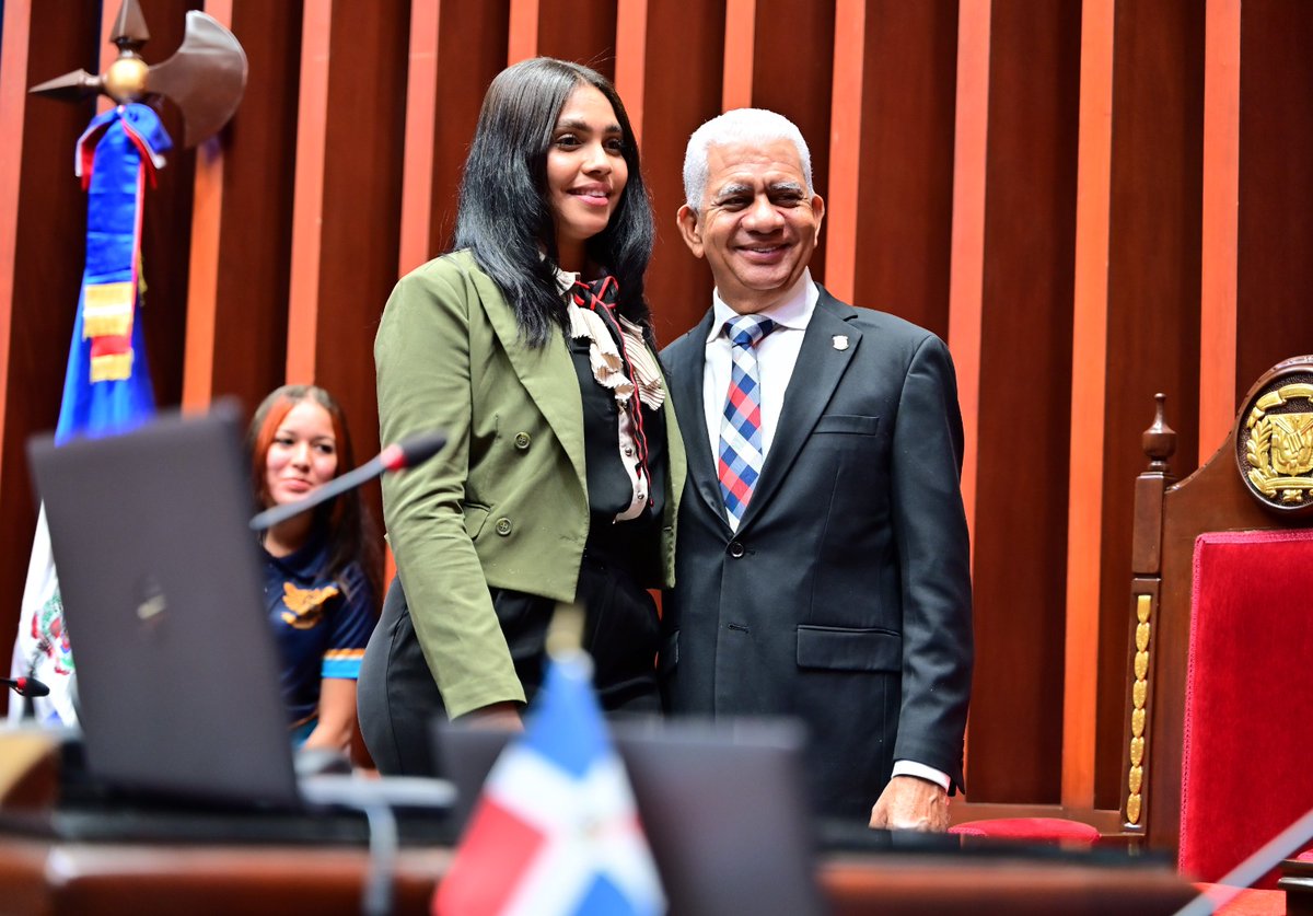 SenadoRD tweet picture