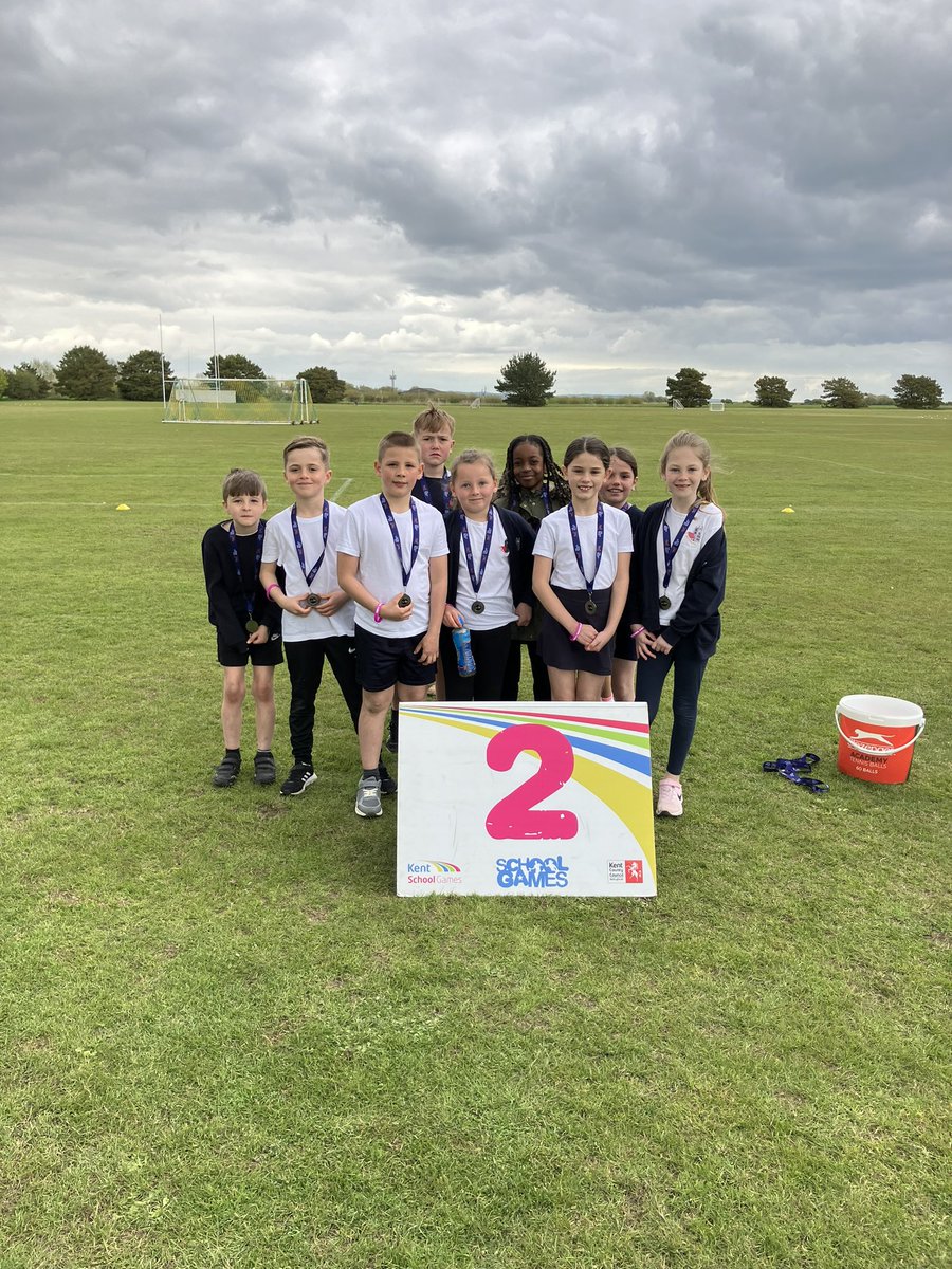 cep_sport's tweet photo. A fantastic evening of running! 1st in the Y3 boys race. 2nd as a team. 1st in the Y5 boys race, 2nd and 3rd in the Y6 girls race and 3rd as a team. But even better than winning was the encouragement and support show by our pupils. St Barnabus would be proud. #encouragers https://t.co/5Jxq0UkyAC