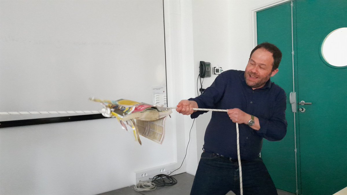 SergeP971's tweet photo. On découvre le monde merveilleux des #experiences sur les #frottements par @frestagn au @LPS_Orsay de l'@UnivParisSaclay
Génial ! Merci 😊
Avec @AnneDejoan @AEFE_SPC_ZESE et @avriljpi 
@aefeinfo https://t.co/cORL8yZwOm
