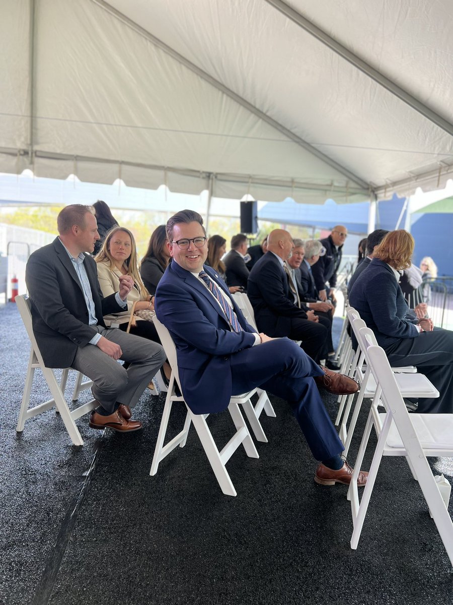 Greg Vartan tweet media