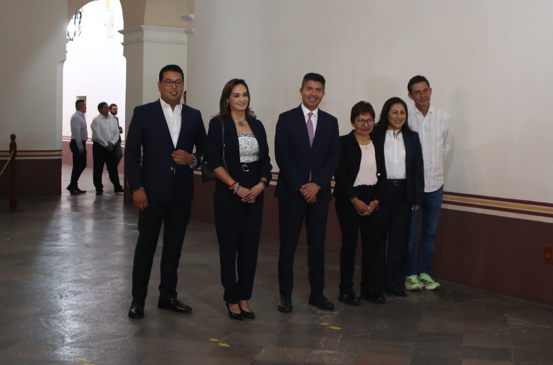 NestorCamarillo's tweet photo. Este día acompañé al próximo gobernador de #Puebla, nuestro amigo @eduardorivera01, a un encuentro con el pleno del Honorable Consejo Universitario de la @BUAPoficial, encabezado por la rectora @LiliaCedilIo. https://t.co/LJHJ09Ow9w