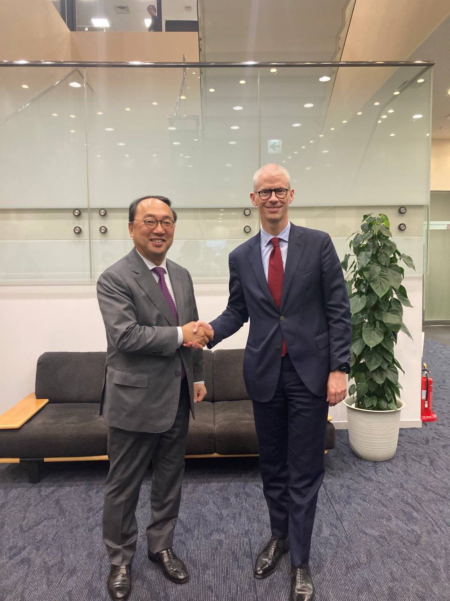 La 🇫🇷 est leader européen pour les investissements étrangers.

Déjà plus de 670 entreprises 🇯🇵 sont venues y investir, comme Kubota avec son centre R&amp;D de l'Oise, et <a href="/ME_Europe/">Mitsubishi Electric</a> qui emploie plus de 600 salariés en France. 

#ChooseFrance