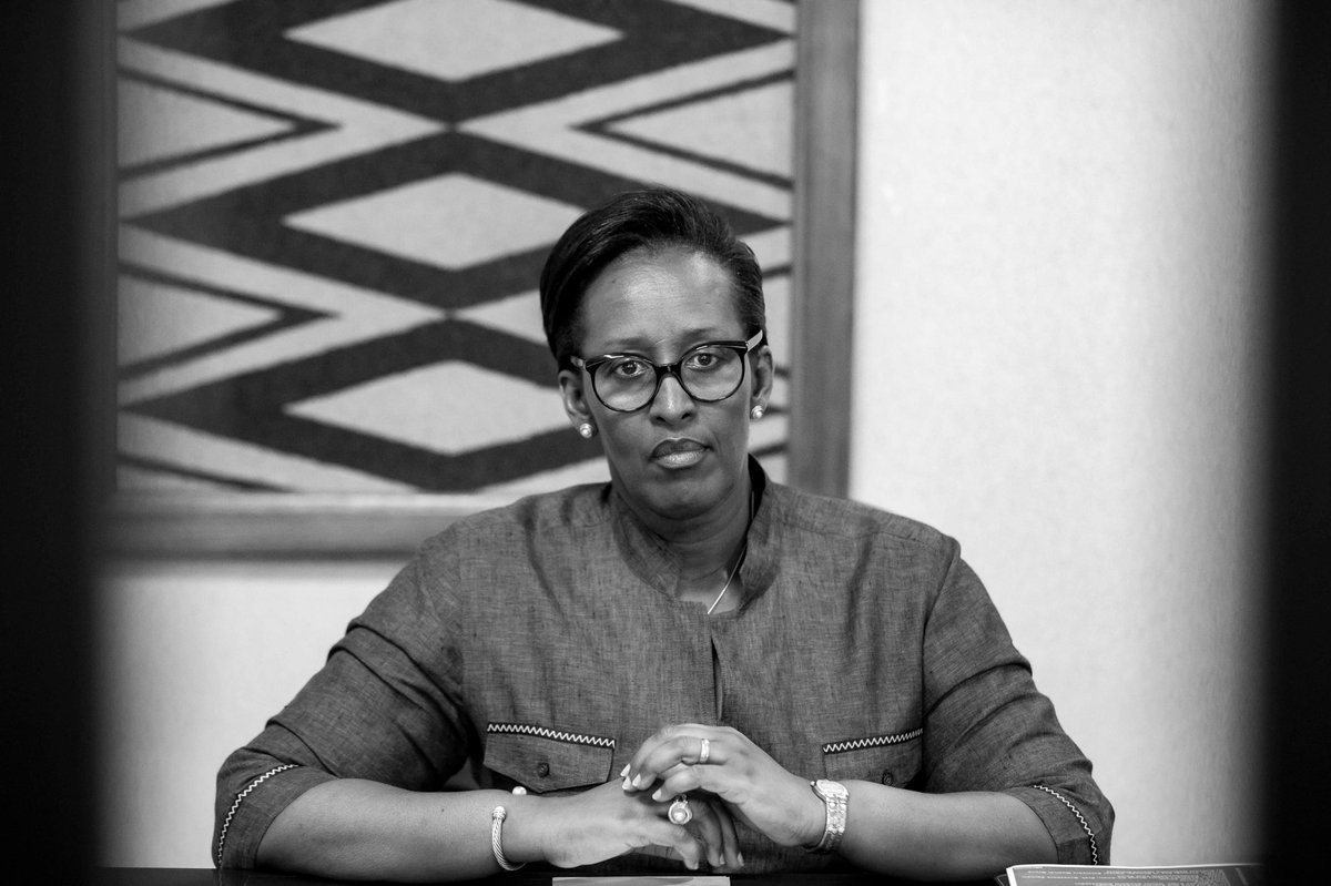 Muri iyi nyandiko yahawe umutwe ugira uti “Kwibuka ni Inshingano, Jenoside si Ikamba twirata”, Nyakubahwa Madamu Jeannette Kagame aragaruka ku kuri kw’amateka yacu mu gihe benshi bahitamo kuyavuga nabi, cyane muri iki gihe cyo #Kwibuka30. “Ni byo Abanyarwanda turacyafite intimba…