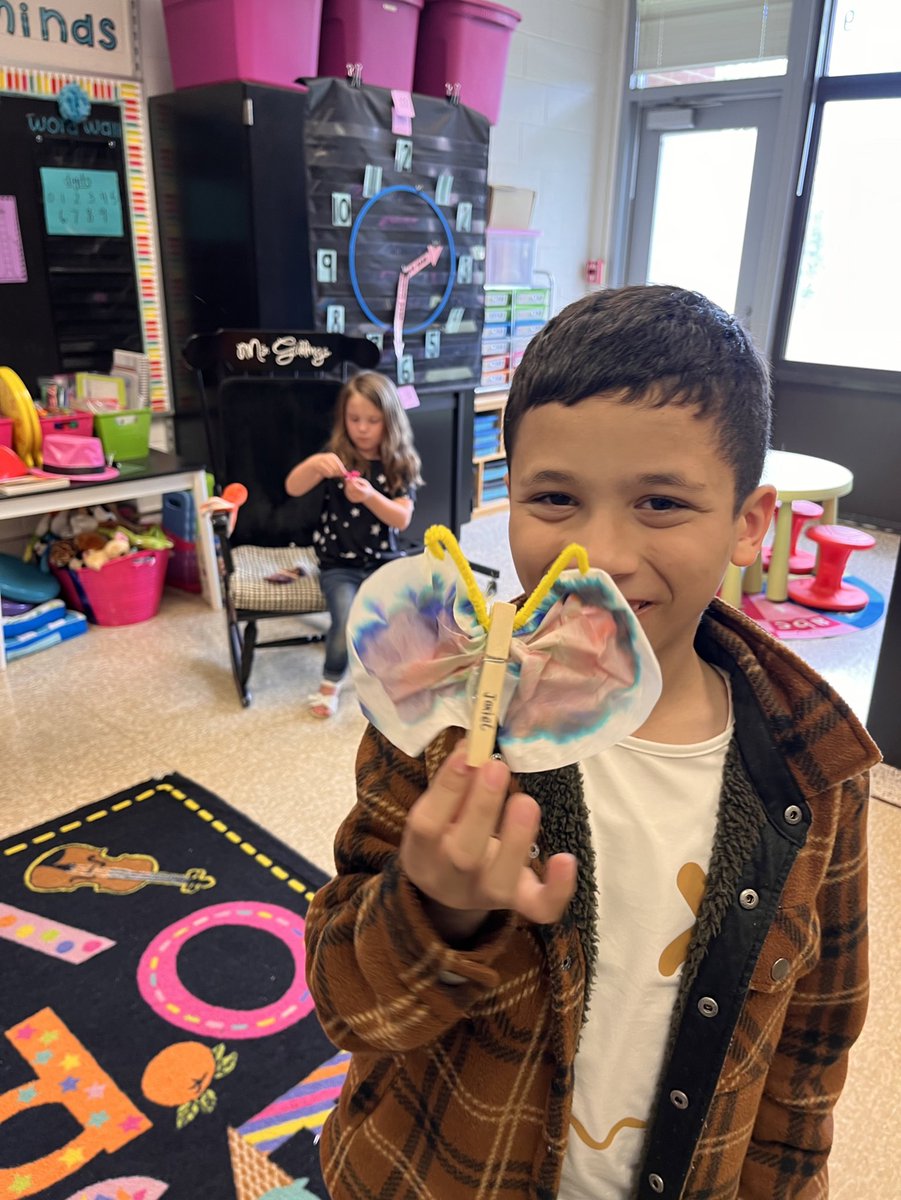 LearnWithMay's tweet image. We’ve been reading about caterpillars and butterflies this week! Students made their own butterflies today 🦋 @SedgeGardenES