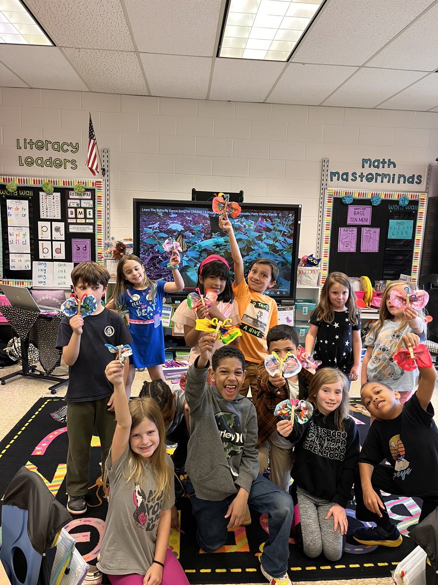 LearnWithMay's tweet image. We’ve been reading about caterpillars and butterflies this week! Students made their own butterflies today 🦋 @SedgeGardenES