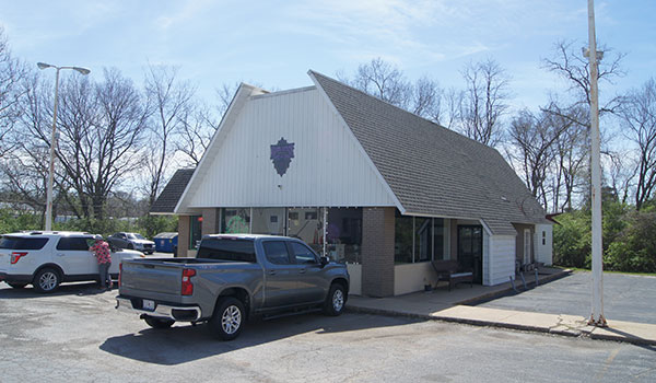 BlockRealtors's tweet photo. 6,000 SF Freestanding Retail Building For Sale | 239 W. Mill Street, Liberty, Missouri | Contact Block &amp; Company, Inc. Agent Will Sanders at 816-412-7311 for more information.
#Kansascityretail #commercialrealestate #libertymo https://t.co/vULl4UuxJH https://t.co/5za3CFZc4Y
