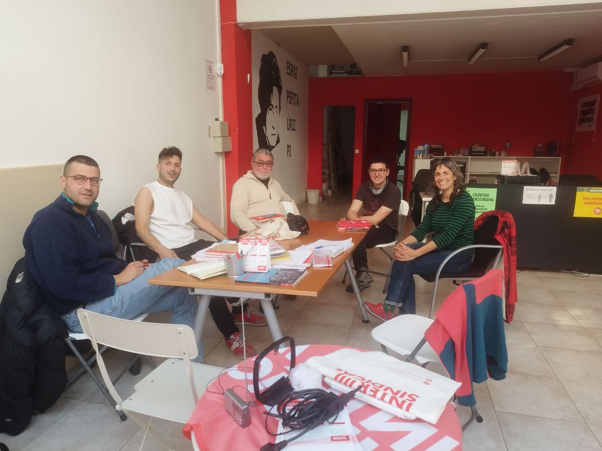 Avui ens hem reunit amb les companyes de la <a href="/Inter_Ponent/">Intersindical Ponent</a> per parlar del model productiu de Ponent, de bombers, d'educació i de sanitat. #DefensemLaTerra