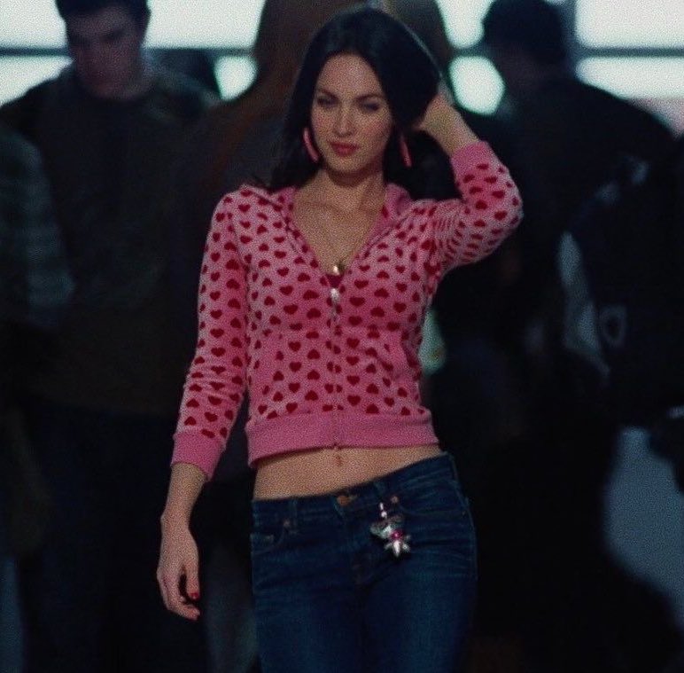 PopCulture2000s's tweet photo. jennifer’s body                   madison beer https://t.co/wQTIl17jFN